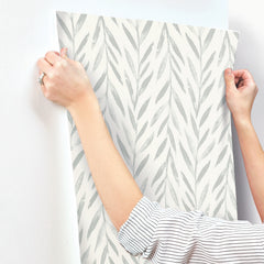 MK1137-peel-and-stick-wallpaper-stick-application-step-2