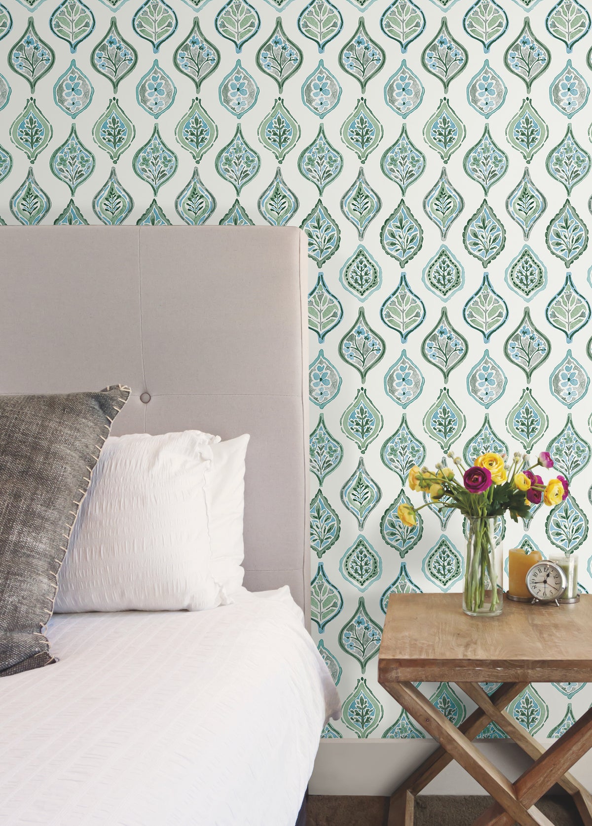 MN1851-peel-and-stick-wallpaper-room-scene-detail-closeup