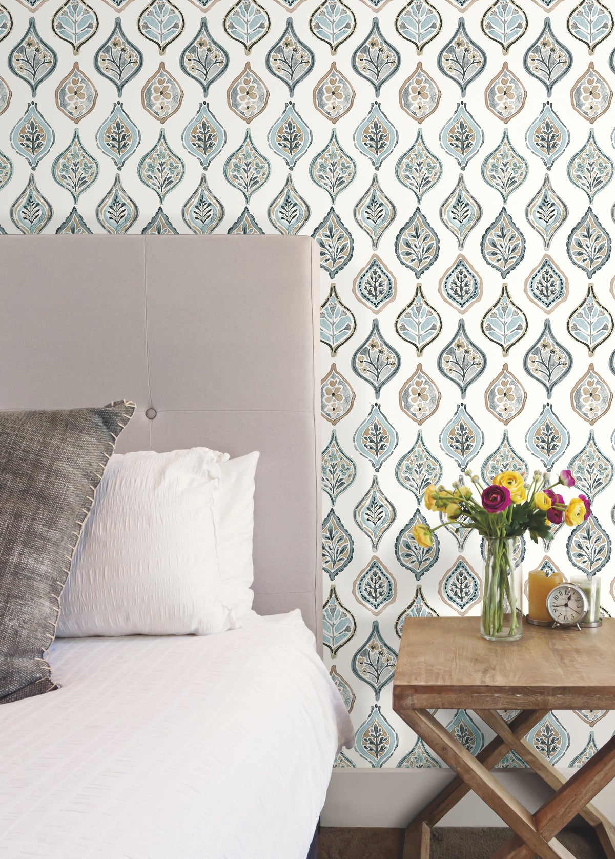 MN1854-peel-and-stick-wallpaper-room-scene-detail-closeup