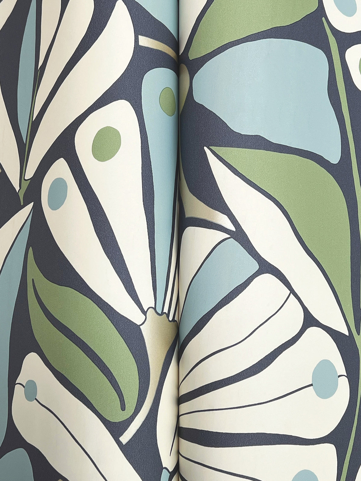 MT5628-peel-and-stick-wallpaper-detail-closeup