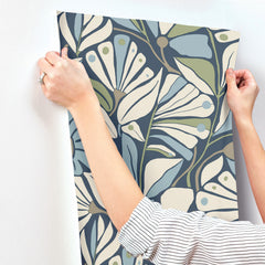 MT5628-peel-and-stick-wallpaper-stick-application-step