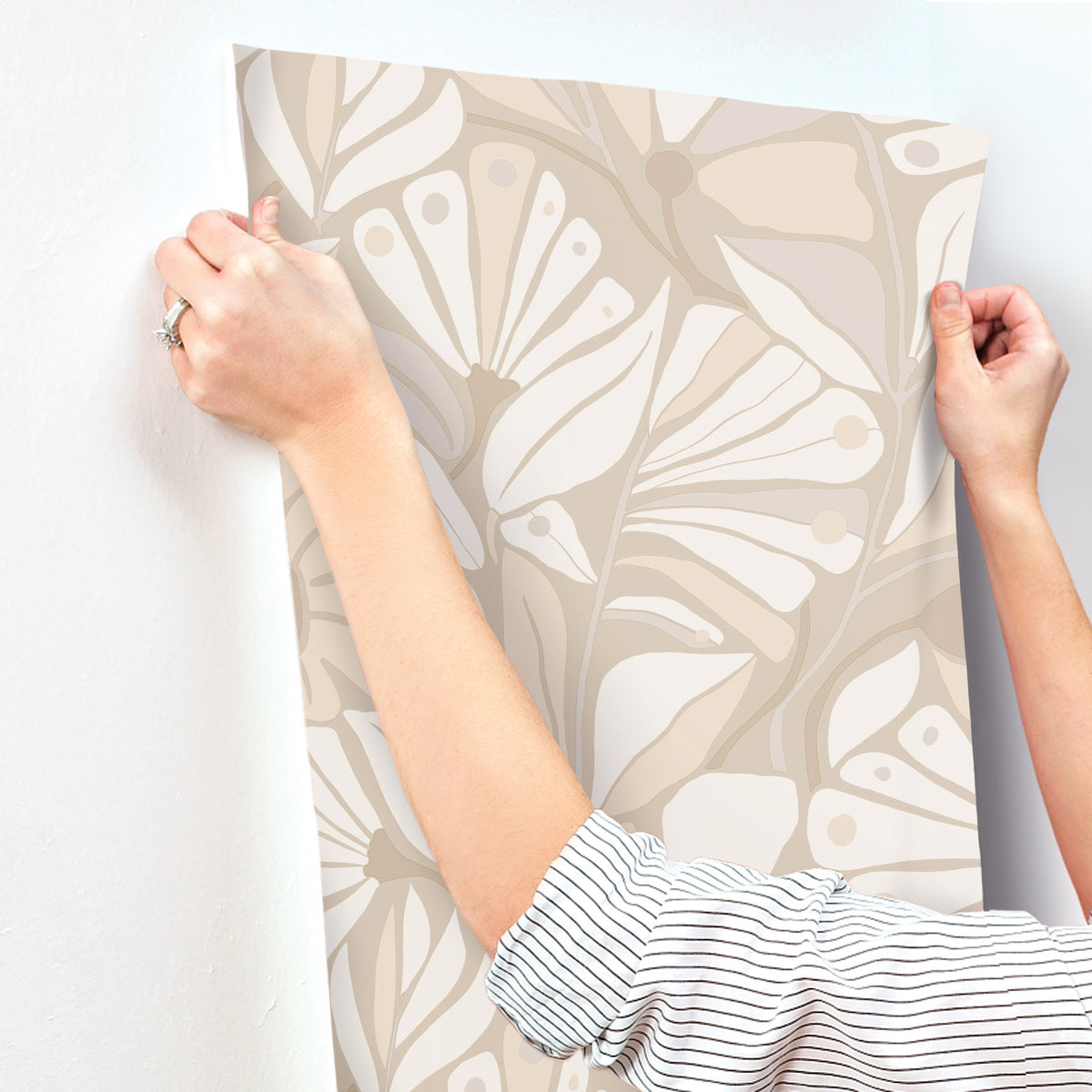 MT5629-peel-and-stick-wallpaper-stick-application-step