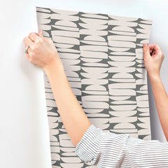 MT5655-peel-and-stick-wallpaper-stick-application-step