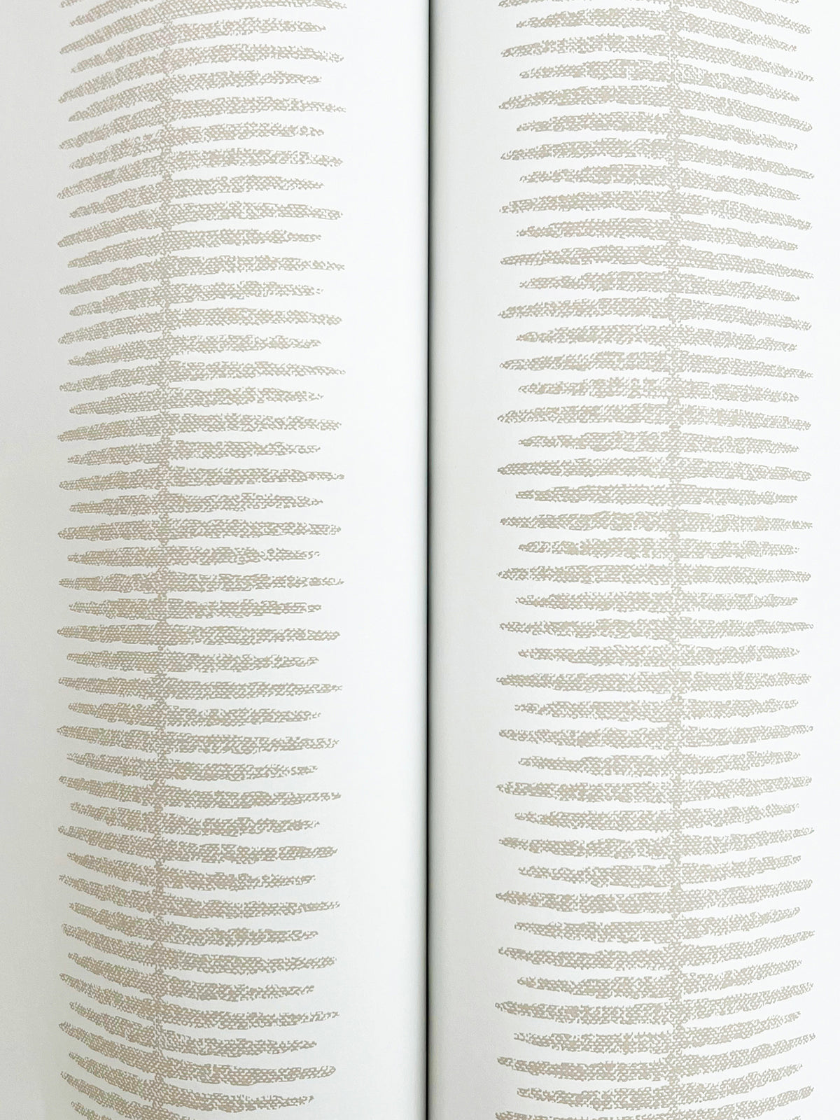 MX9612-peel-and-stick-wallpaper-detail-closeup