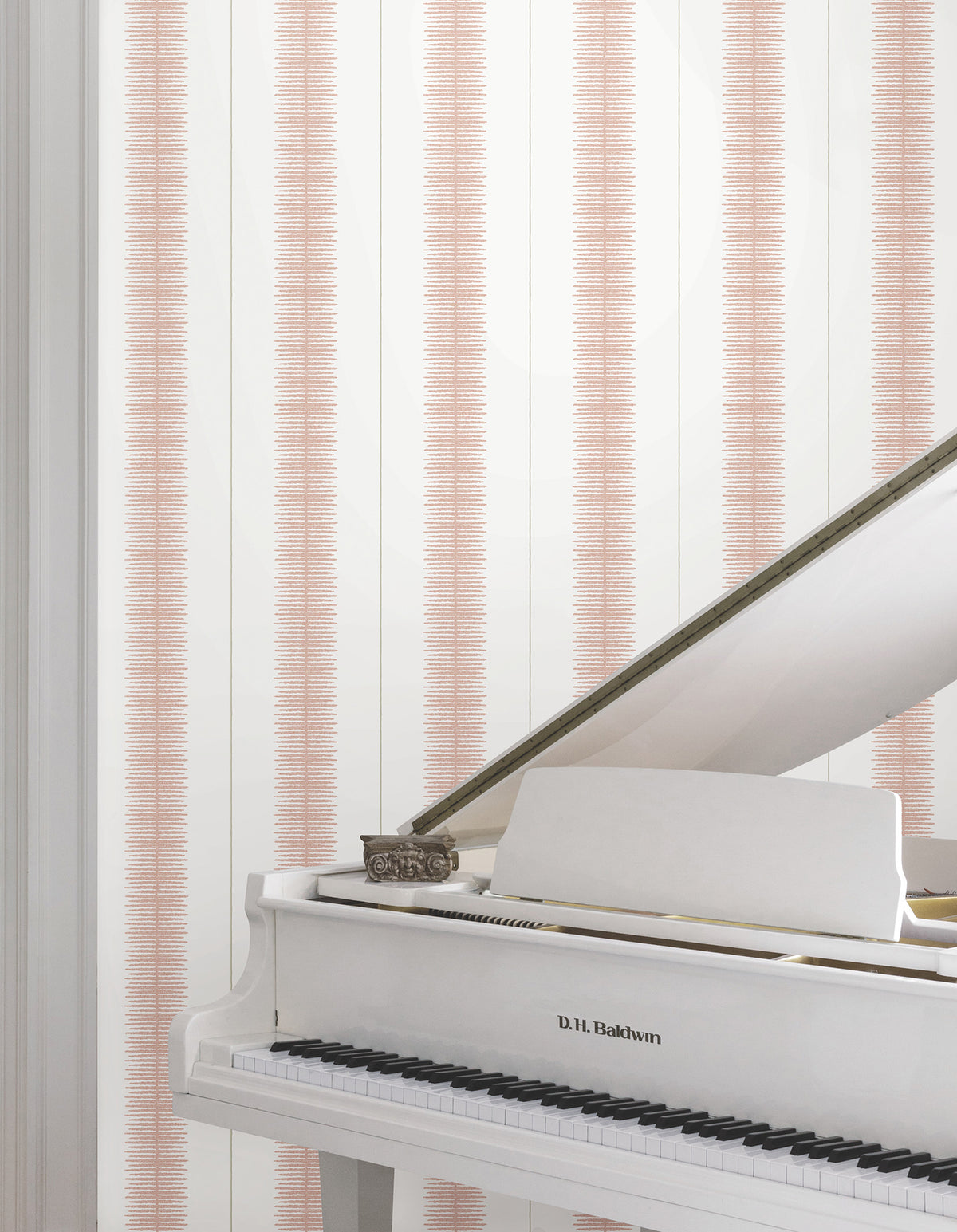 MX9613-peel-and-stick-wallpaper-room-scene-detail-closeup