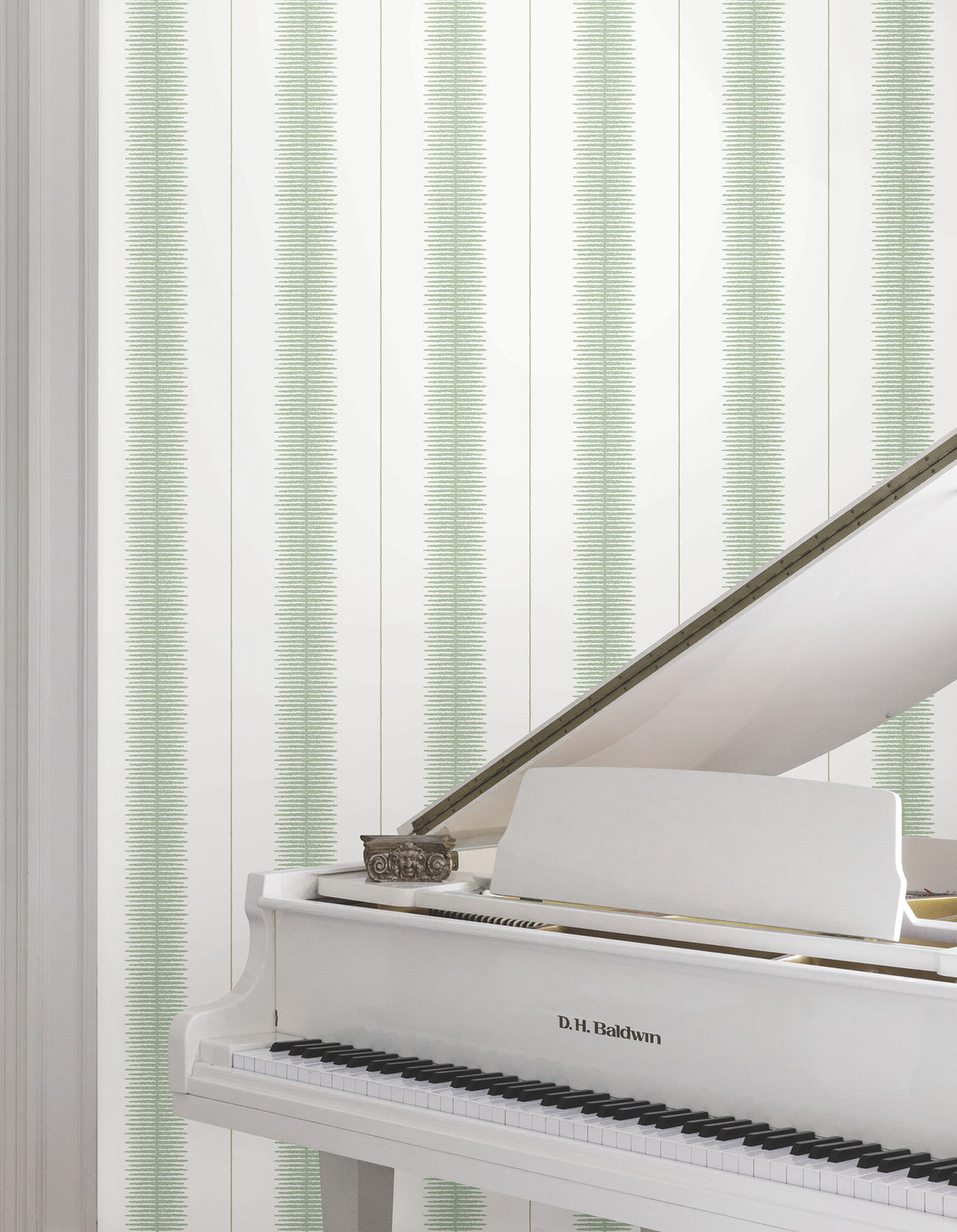 MX9614-peel-and-stick-wallpaper-room-scene-detail-closeup