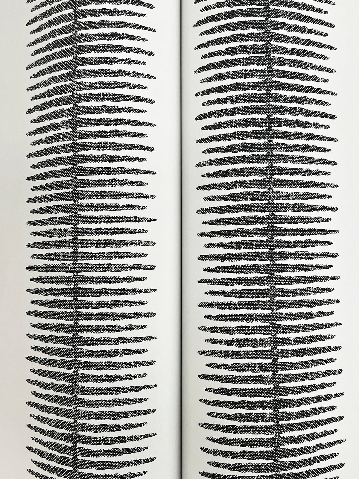 MX9615-peel-and-stick-wallpaper-detail-closeup