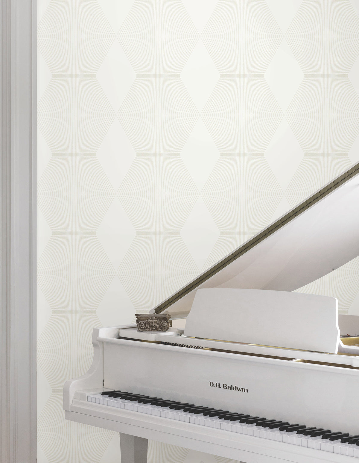 MX9634-peel-and-stick-wallpaper-room-scene-detail-closeup