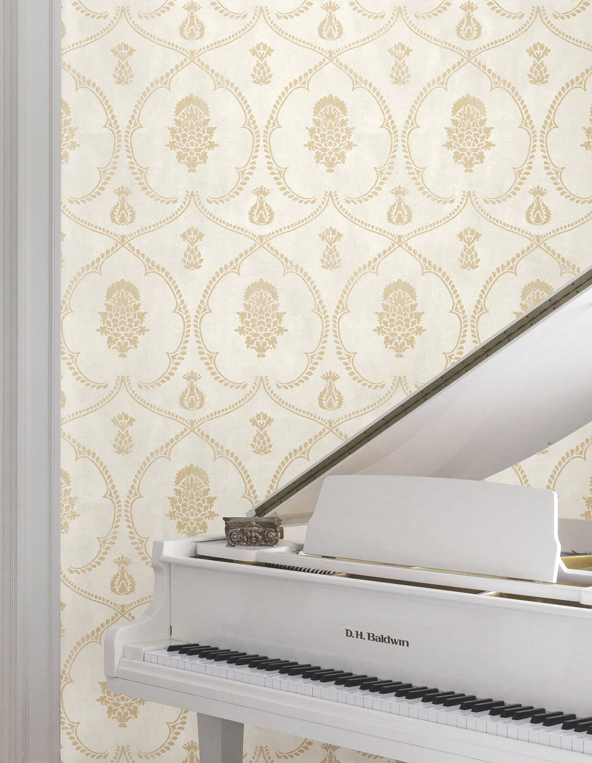 MX9643-peel-and-stick-wallpaper-room-scene-detail-closeup