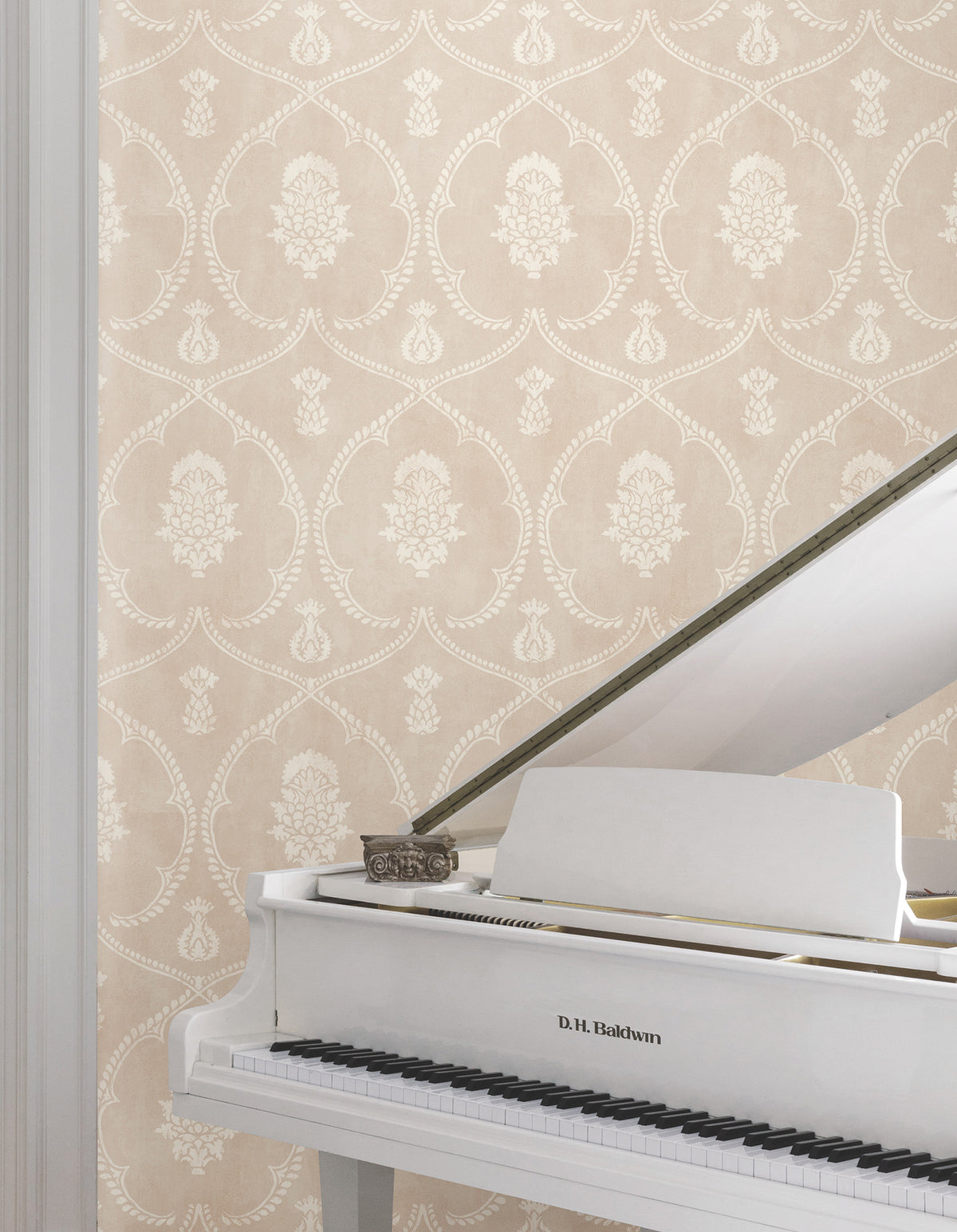 MX9646-peel-and-stick-wallpaper-room-scene-detail-closeup