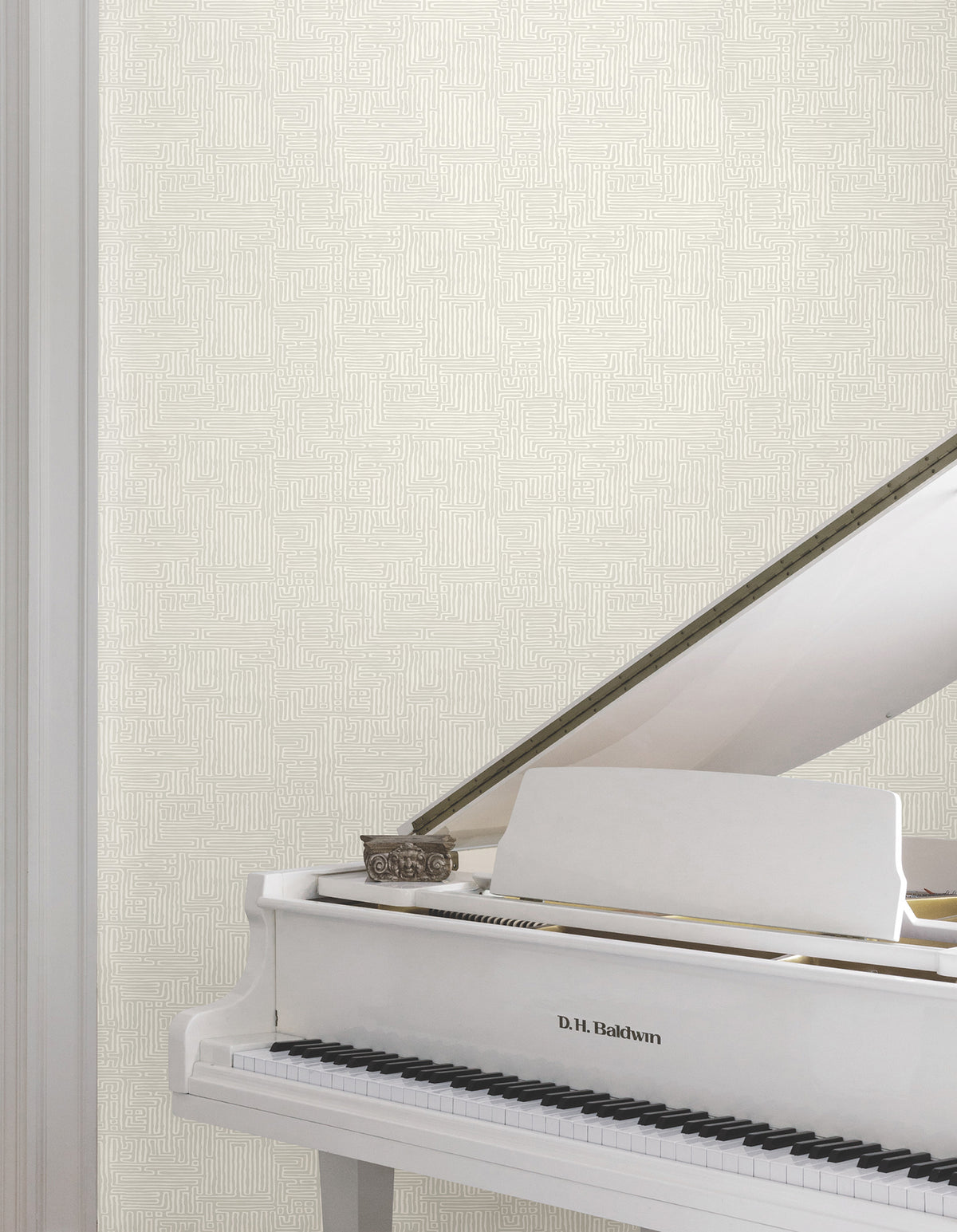 MX9687-peel-and-stick-wallpaper-room-scene-detail-closeup