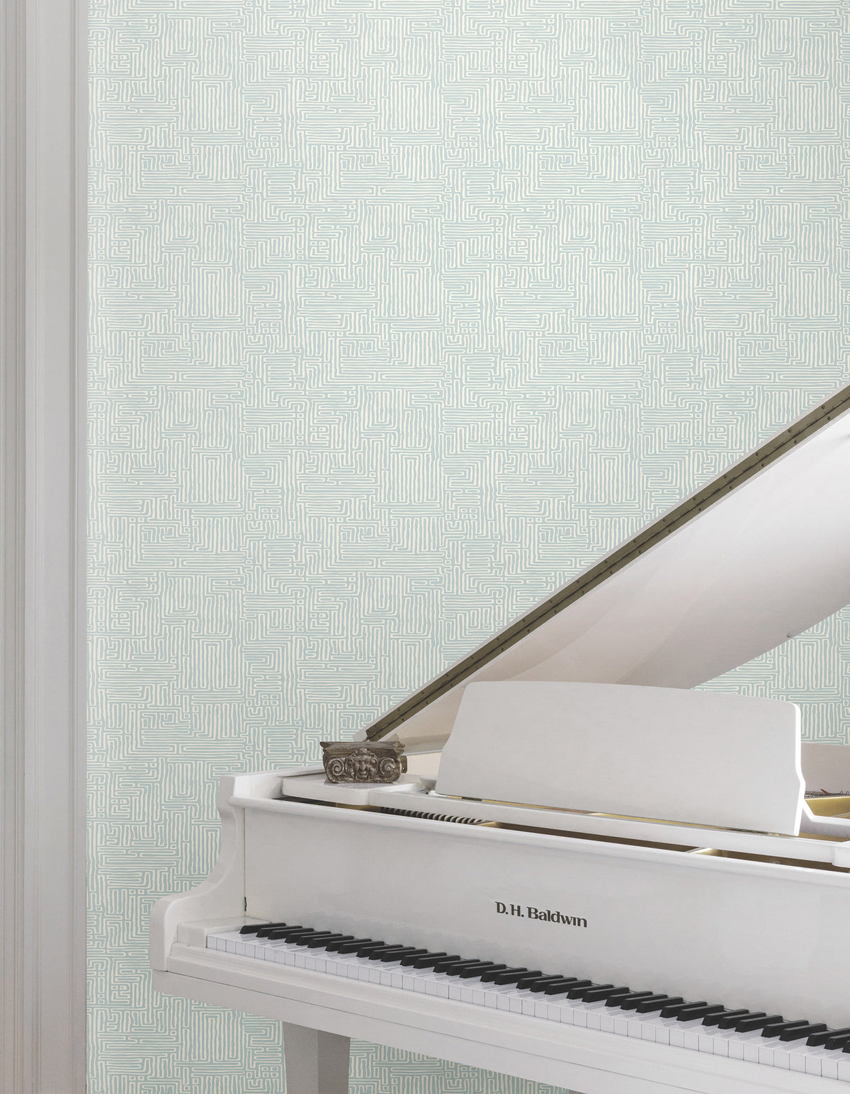 MX9689-peel-and-stick-wallpaper-room-scene-detail-closeup