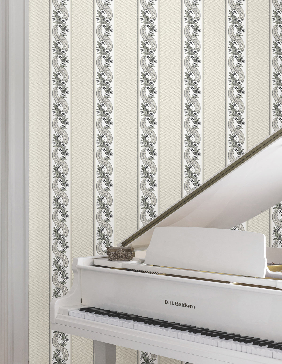 MX9691-peel-and-stick-wallpaper-room-scene-detail-closeup