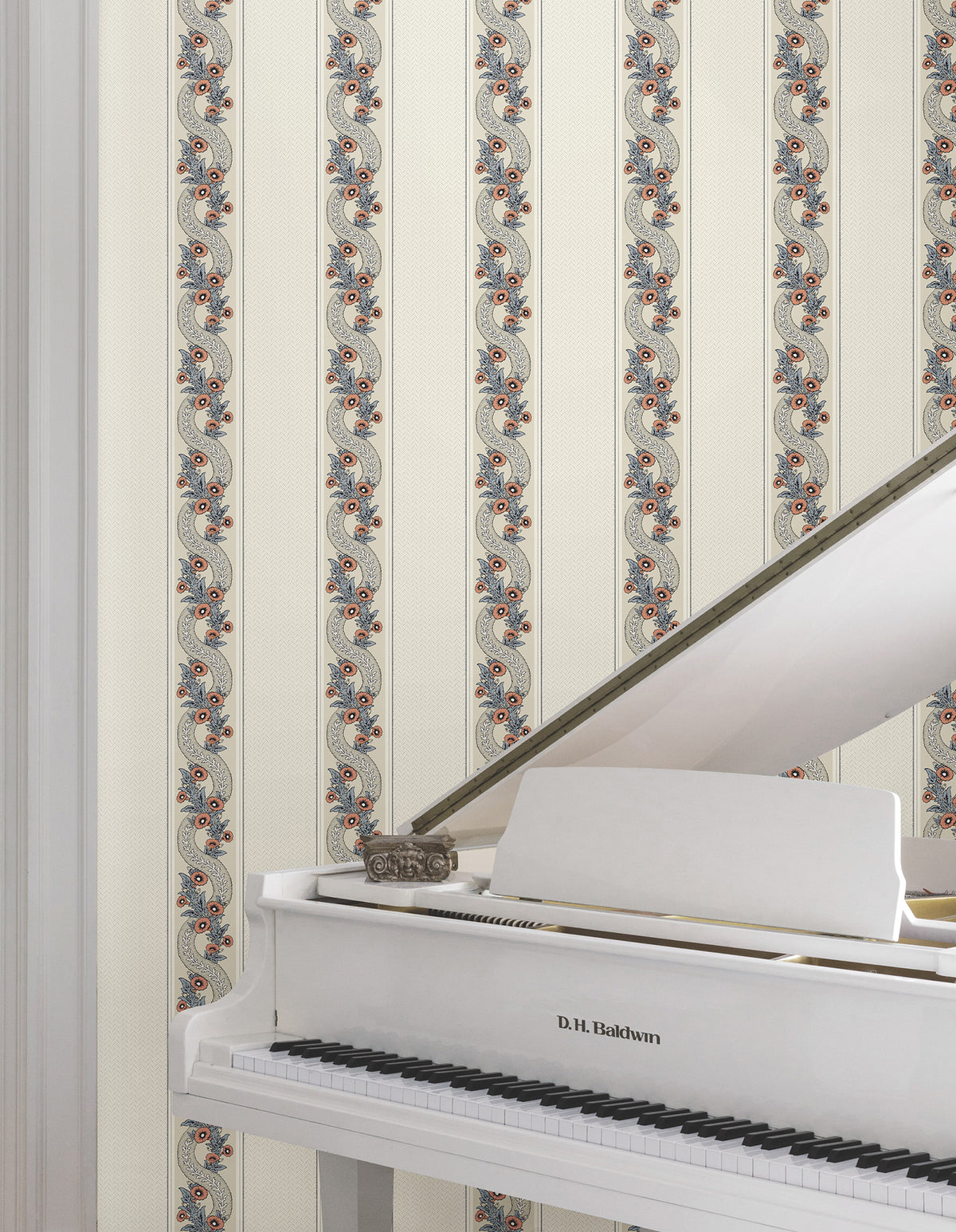 MX9696-peel-and-stick-wallpaper-room-scene-detail-closeup