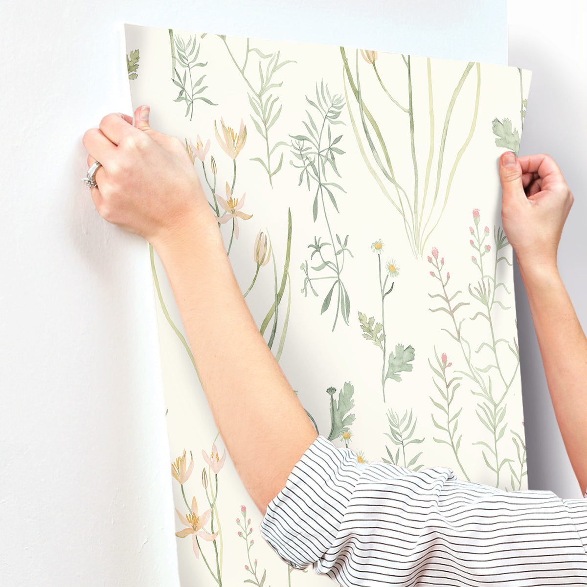 NR1565-peel-and-stick-wallpaper-stick-application-step-2