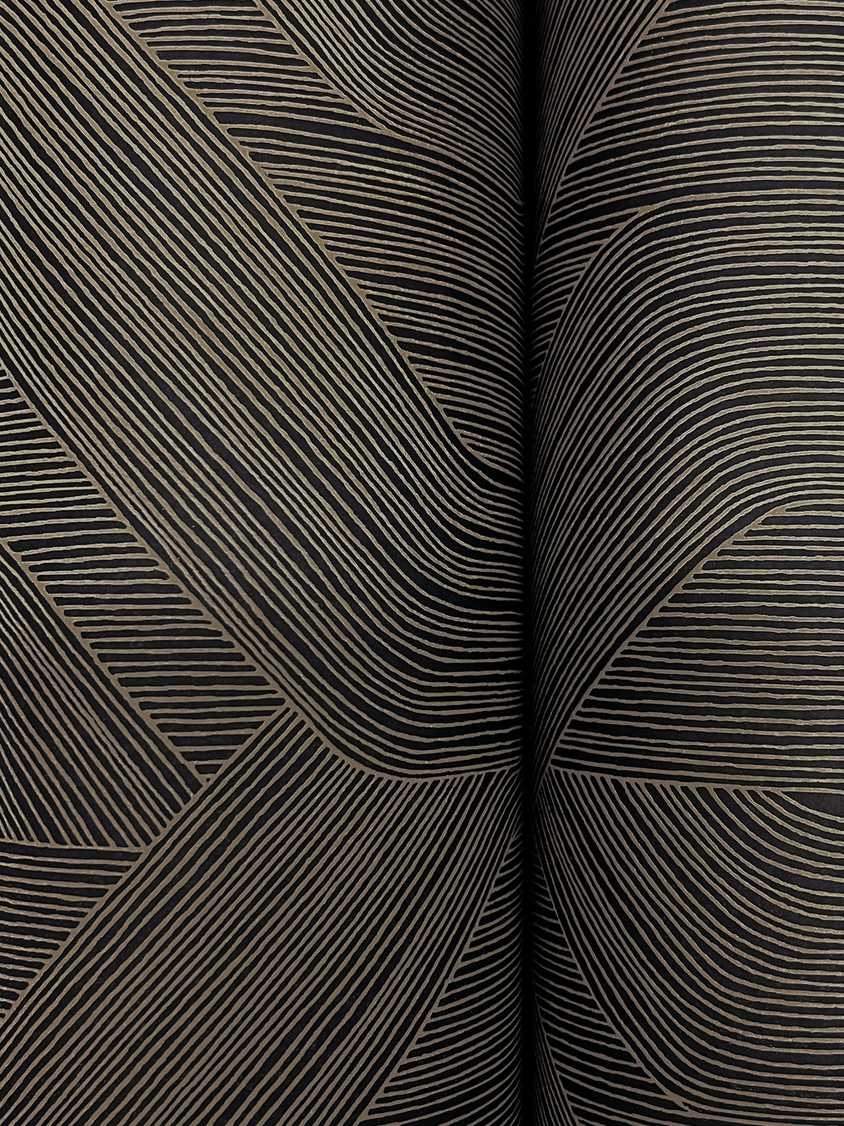 NT6192-peel-and-stick-wallpaper-detail-closeup