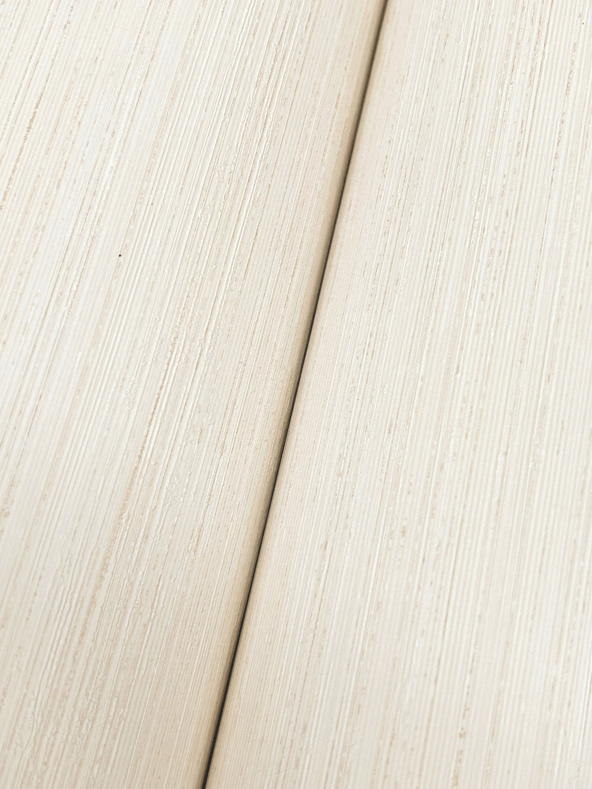 NT6208N-peel-and-stick-wallpaper-detail-closeup