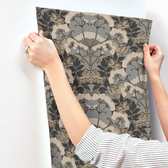 NV5557-peel-and-stick-wallpaper-stick-application-step