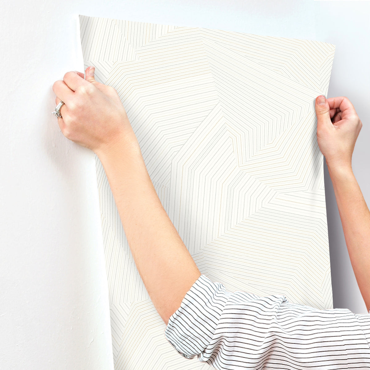 OI0615-peel-and-stick-wallpaper-stick-application-step