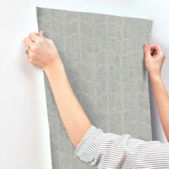 OI0641-peel-and-stick-wallpaper-stick-application-step