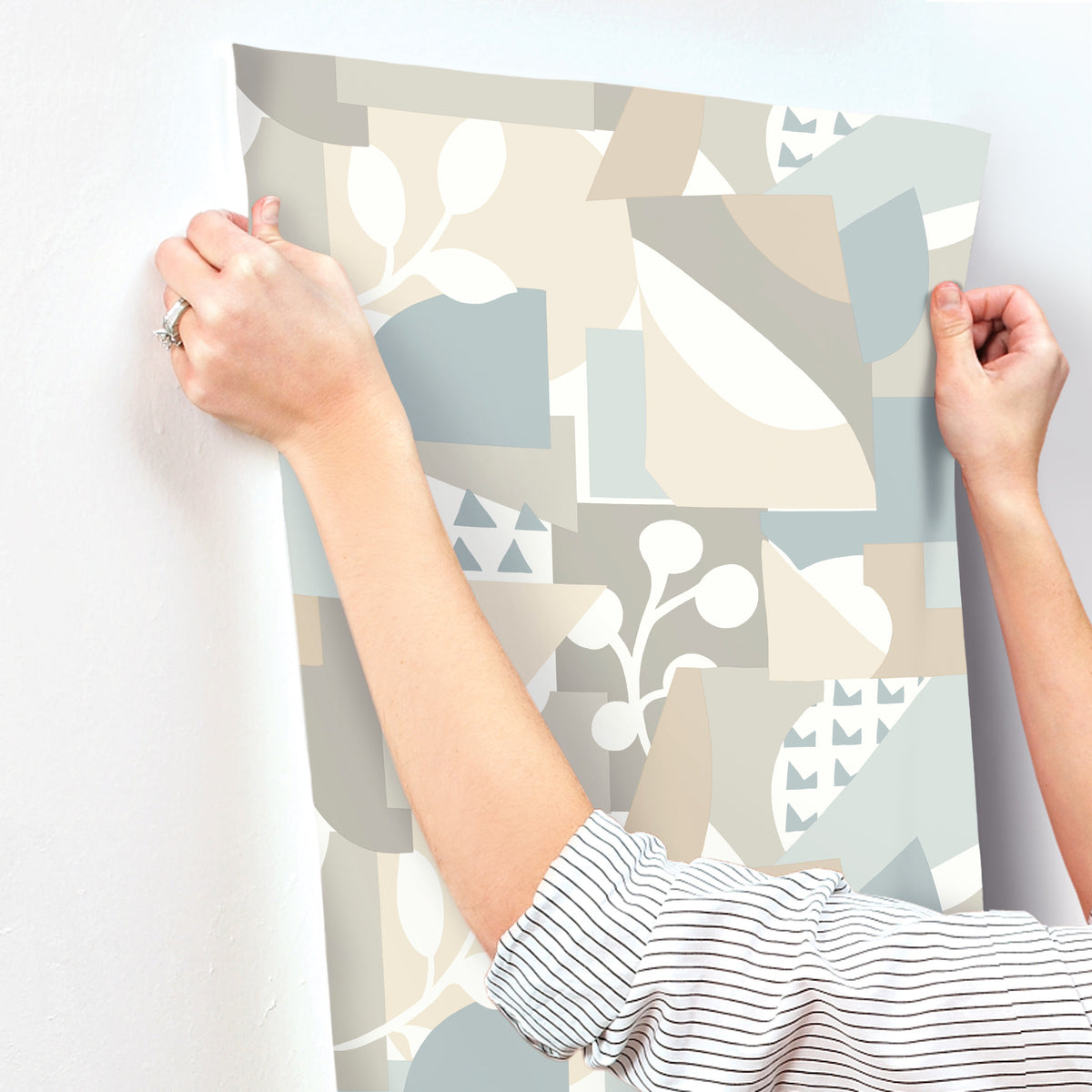 OI0673-peel-and-stick-wallpaper-stick-application-step