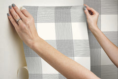 PSW1000RL-peel-and-stick-wallpaper-stick-application-step