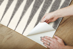 PSW1004RL-peel-and-stick-wallpaper-peel-application-step