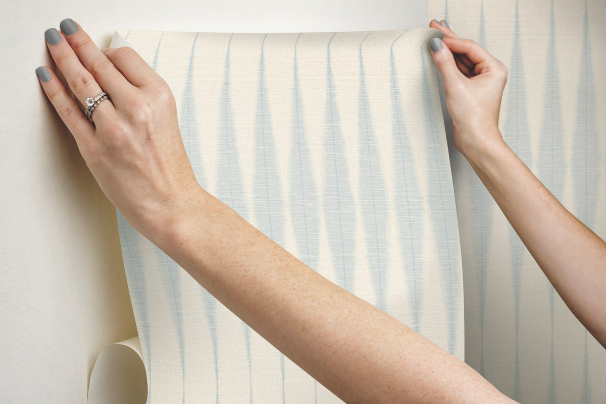 PSW1005RL-peel-and-stick-wallpaper-stick-application-step