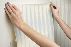 PSW1005RL-peel-and-stick-wallpaper-stick-application-step