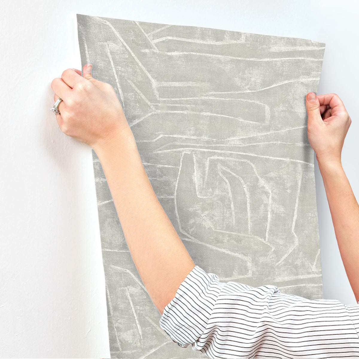 PSW1069RL-peel-and-stick-wallpaper-stick-application-step