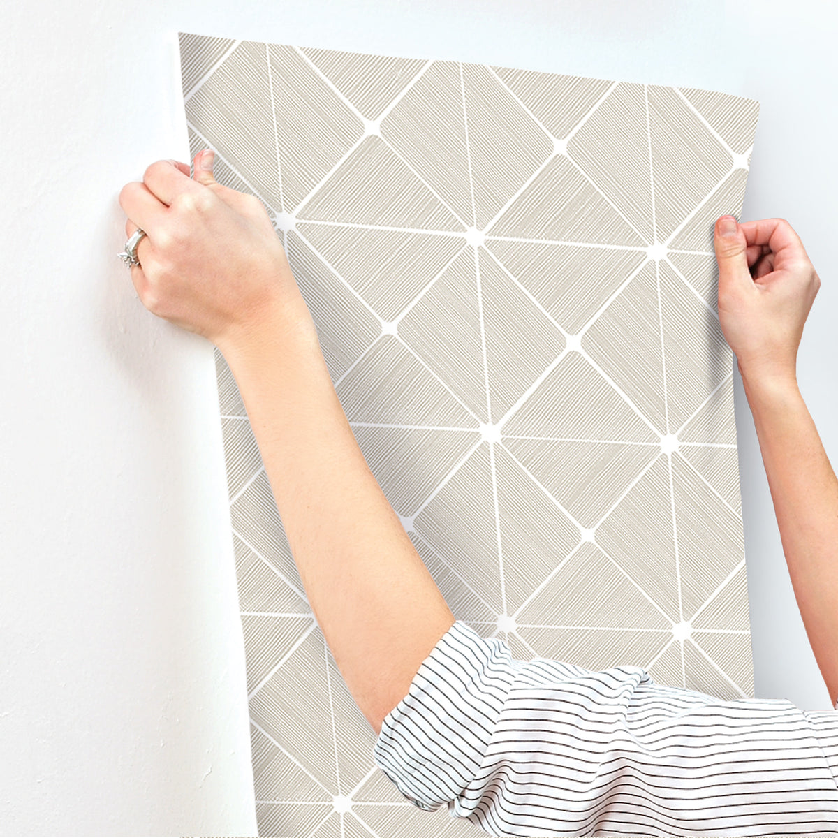 PSW1072RL-peel-and-stick-wallpaper-stick-application-step