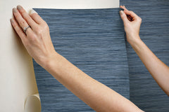 PSW1136RL-peel-and-stick-wallpaper-stick-application-step