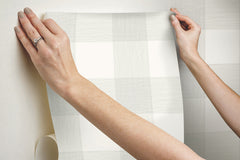 PSW1155RL-peel-and-stick-wallpaper-stick-application-step
