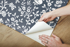PSW1166RL-peel-and-stick-wallpaper-peel-application-step