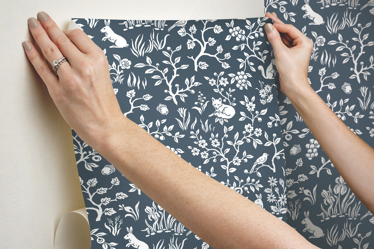 PSW1166RL-peel-and-stick-wallpaper-stick-application-step