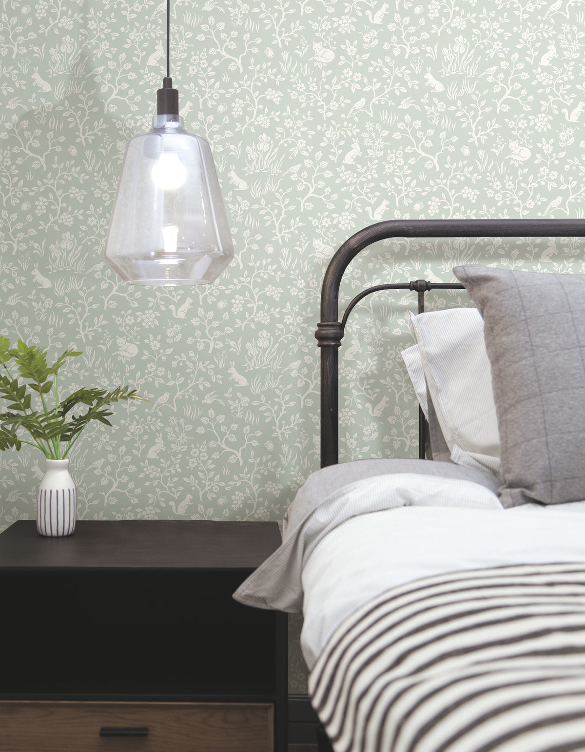 PSW1167RL-peel-and-stick-wallpaper-room-scene-detail-closeup