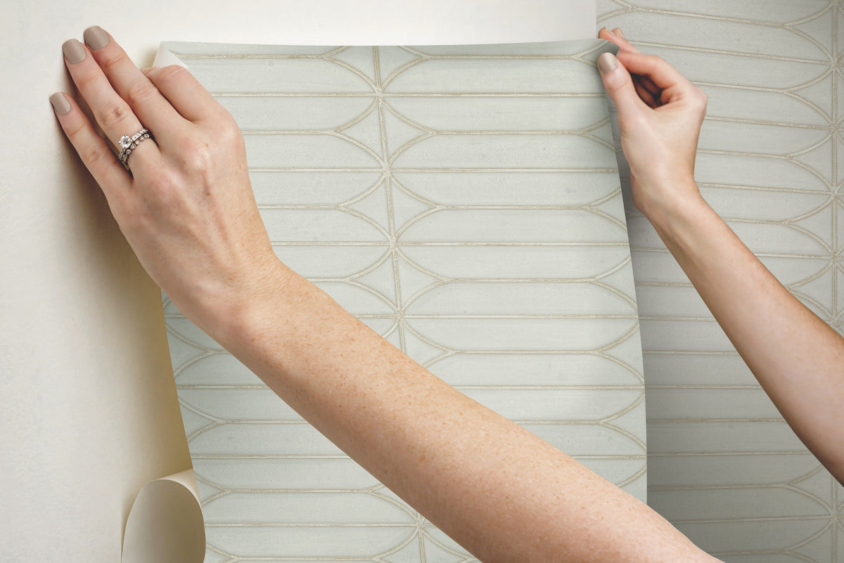 PSW1411RL-peel-and-stick-wallpaper-stick-application-step