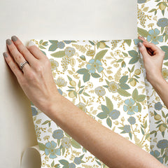 PSW1535RL-peel-and-stick-wallpaper-stick-application-step