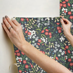 PSW1549RL-peel-and-stick-wallpaper-stick-application-step