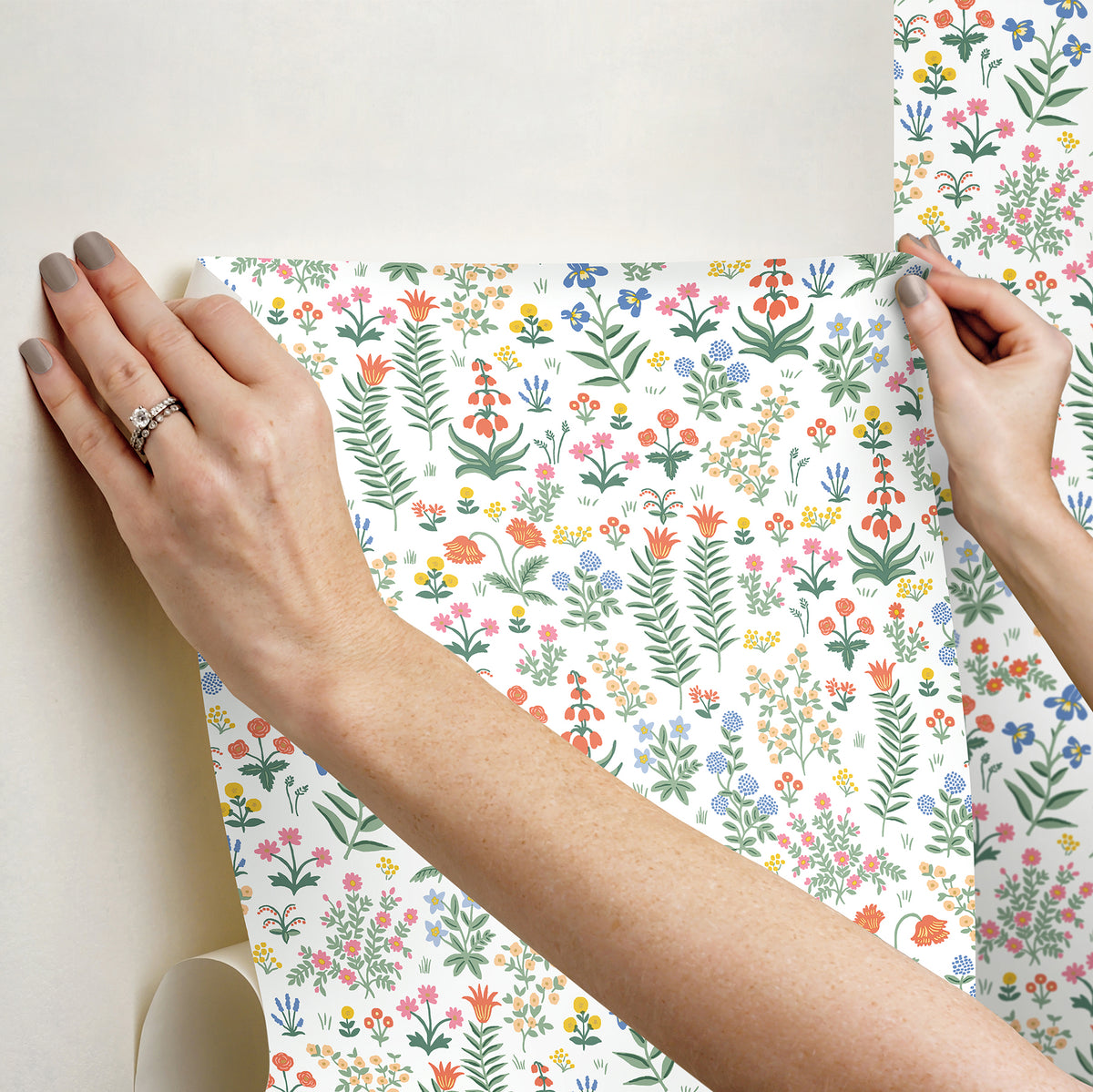 PSW1552RL-peel-and-stick-wallpaper-stick-application-step