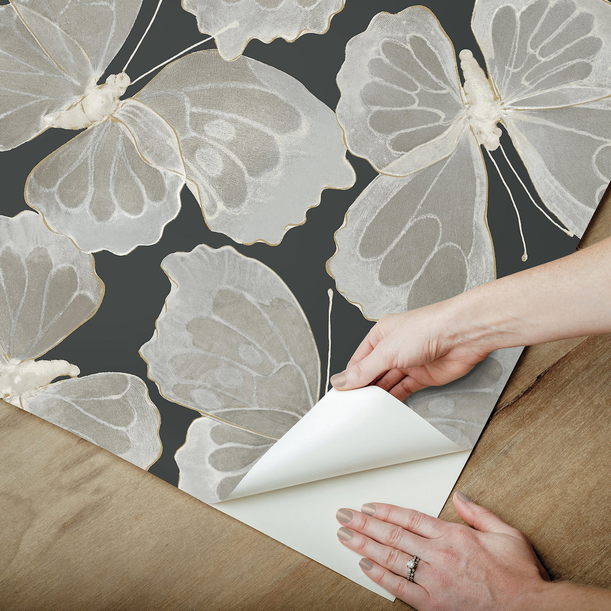 PSW1565RL-peel-and-stick-wallpaper-peel-application-step