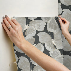 PSW1565RL-peel-and-stick-wallpaper-stick-application-step