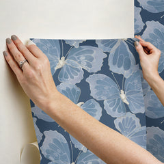 PSW1566RL-peel-and-stick-wallpaper-stick-application-step