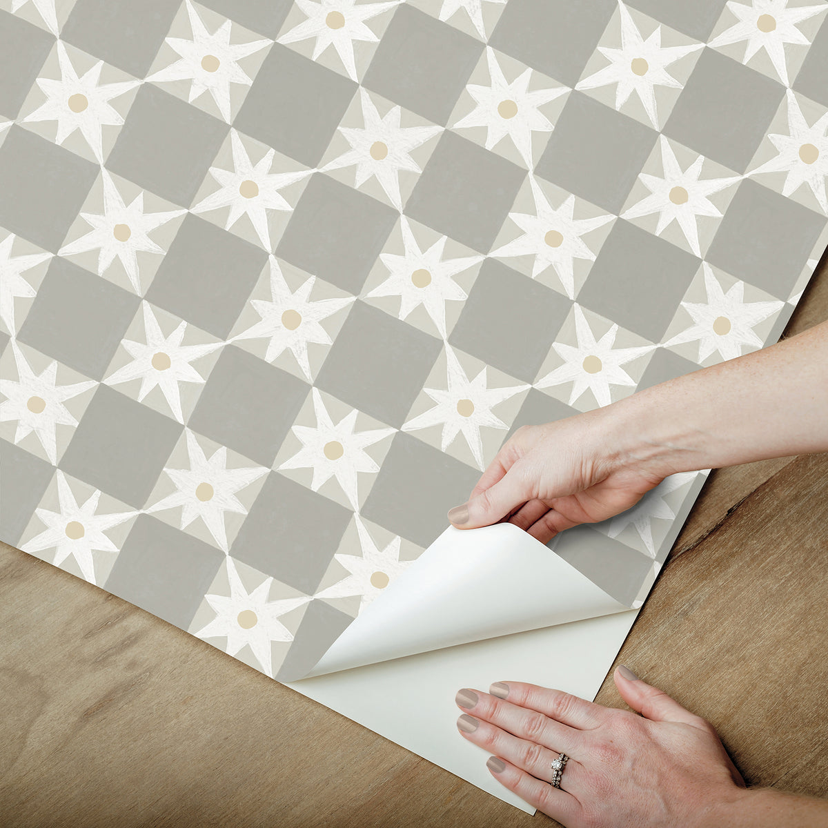 PSW1589RL-peel-and-stick-wallpaper-peel-application-step