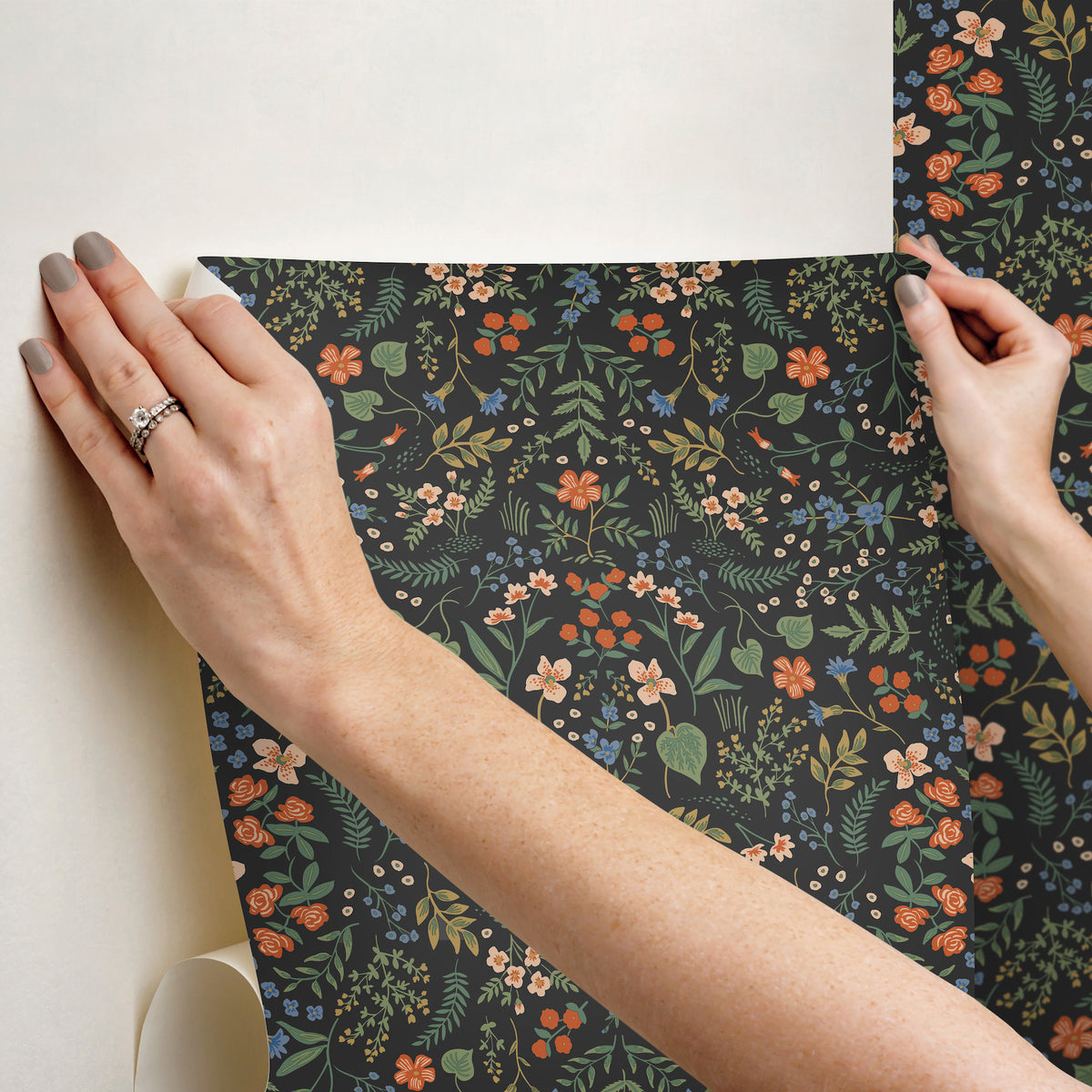PSW1623RL-peel-and-stick-wallpaper-stick-application-step