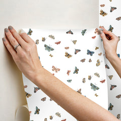 PSW1632RL-peel-and-stick-wallpaper-stick-application-step