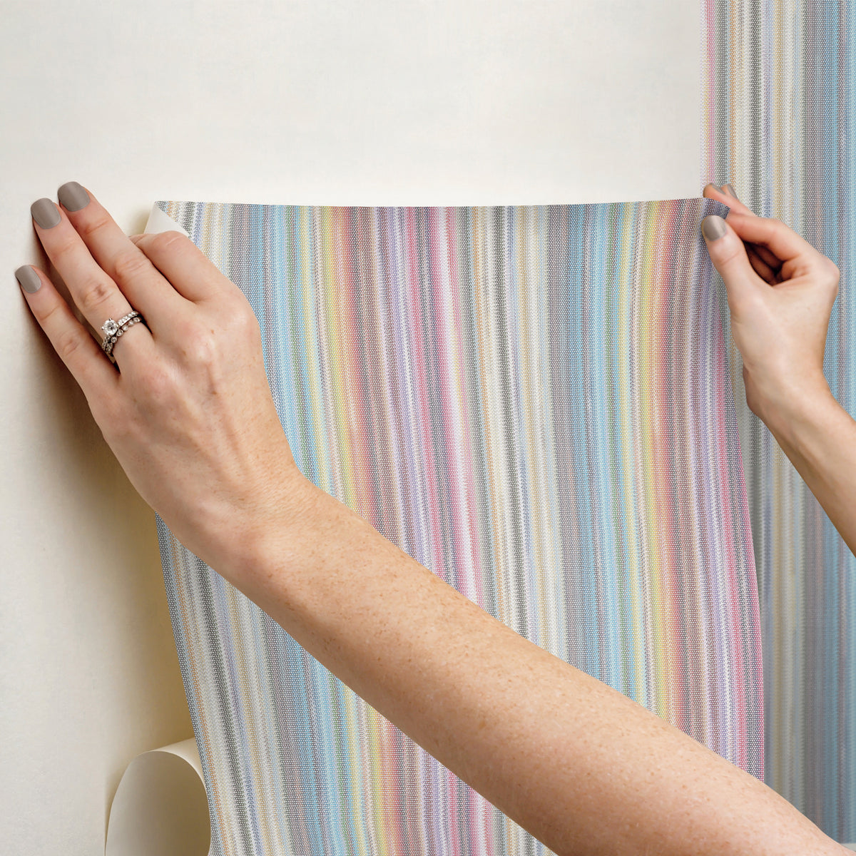 PSW1633RL-peel-and-stick-wallpaper-stick-application-step