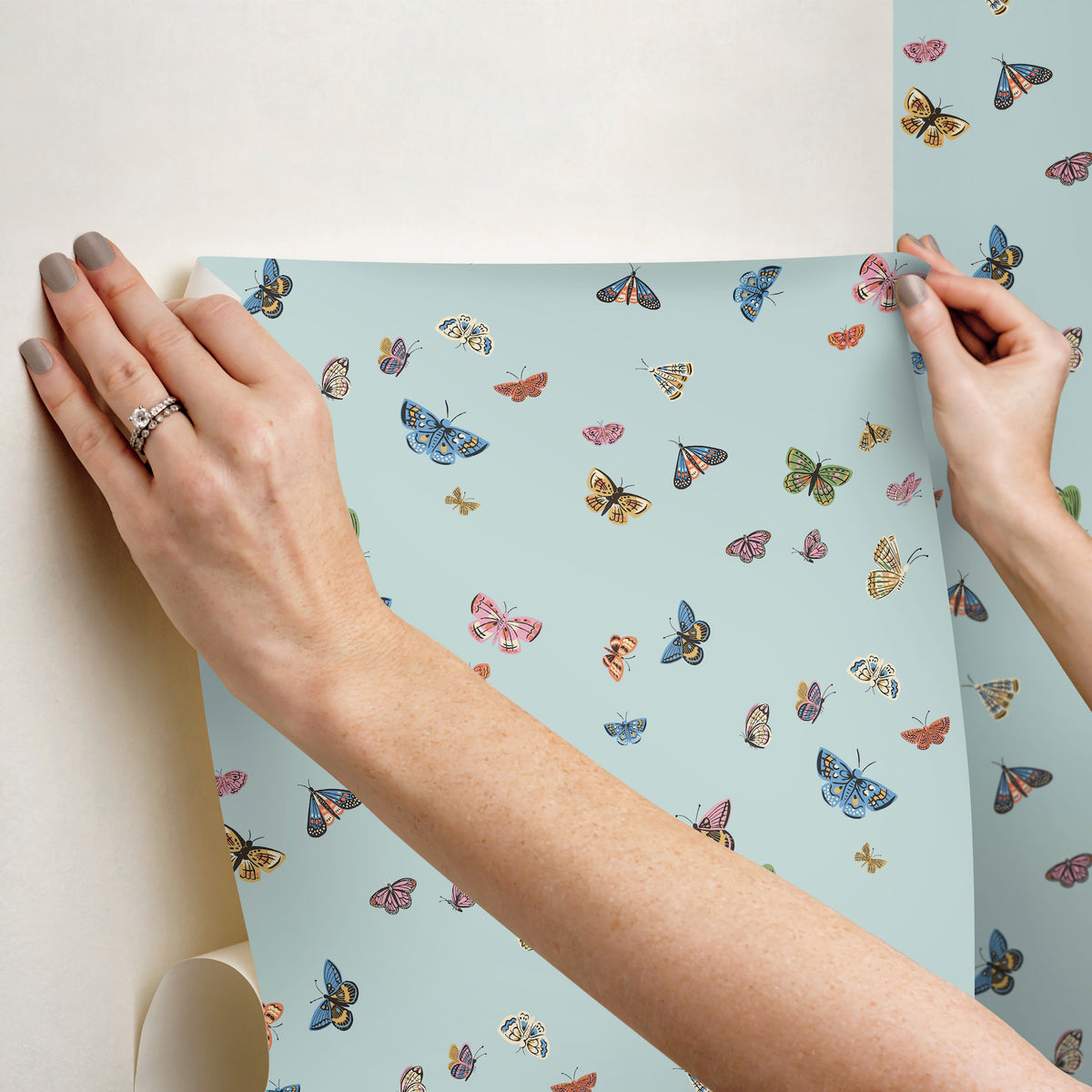 PSW1650RL-peel-and-stick-wallpaper-stick-application-step