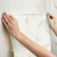 PSW1651RL-peel-and-stick-wallpaper-stick-application-step