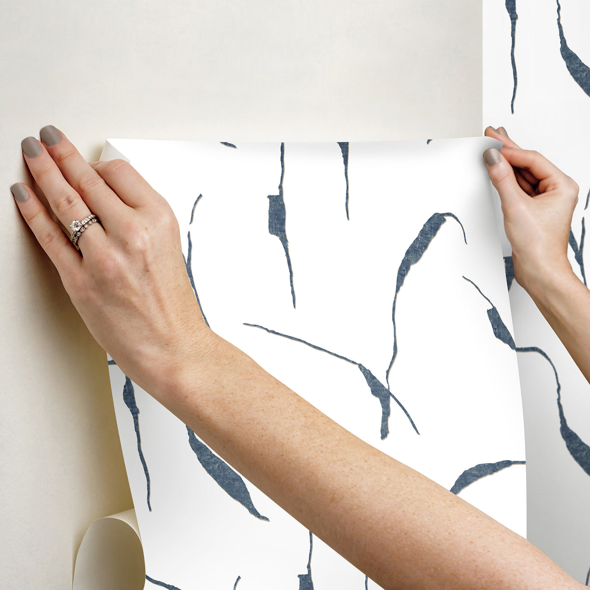 PSW1653RL-peel-and-stick-wallpaper-stick-application-step